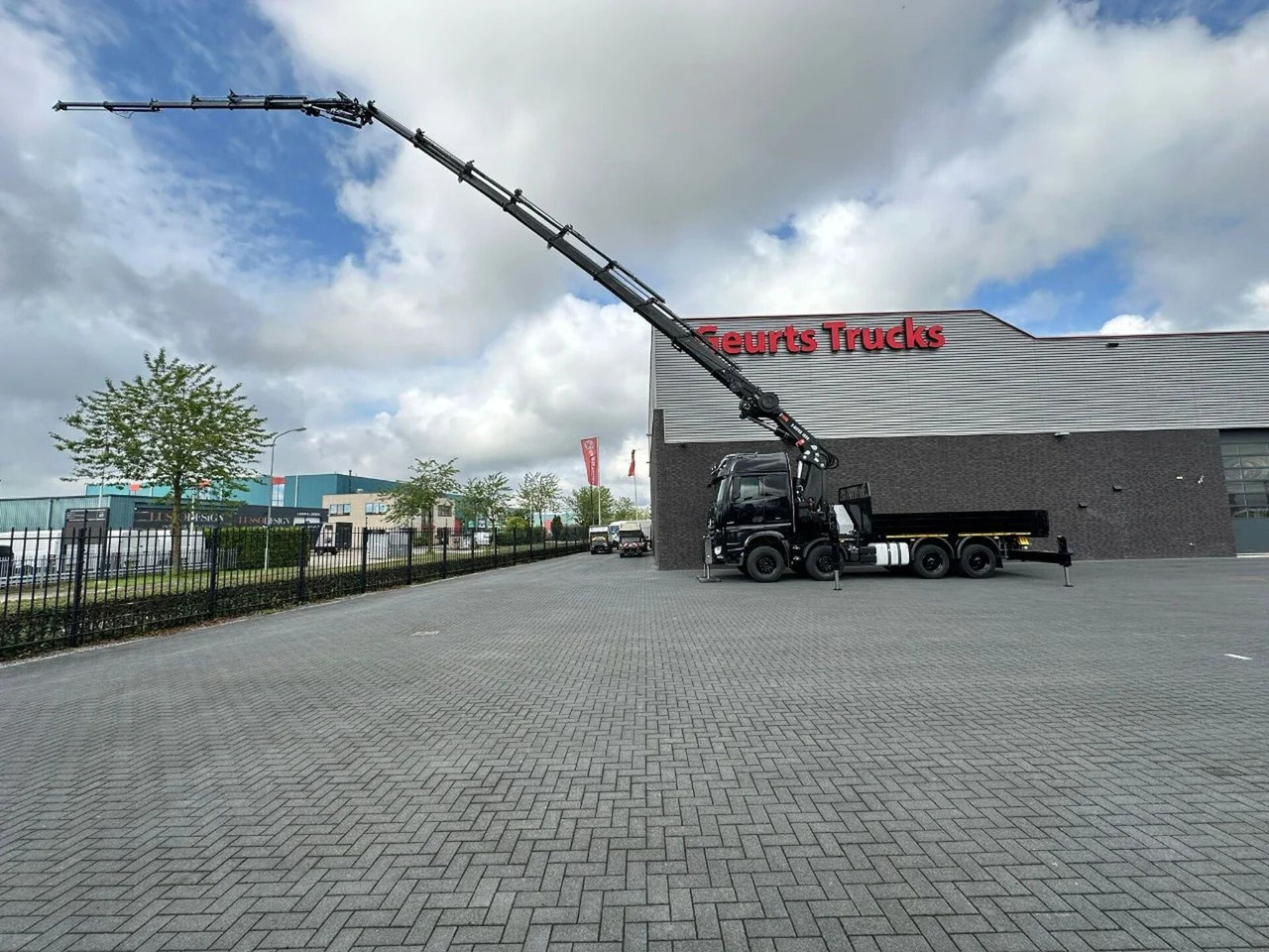 Mercedes-Benz Arocs 3251 8X4 + HIAB 1058 E-8 + JIB 150X-6 JDC - 크레인 트럭 : 사진 4 Mercedes-Benz Arocs 3251 8X4 + HIAB 1058 E-8 + JIB 150X-6 JDC - 크레인 트럭 : 사진 4