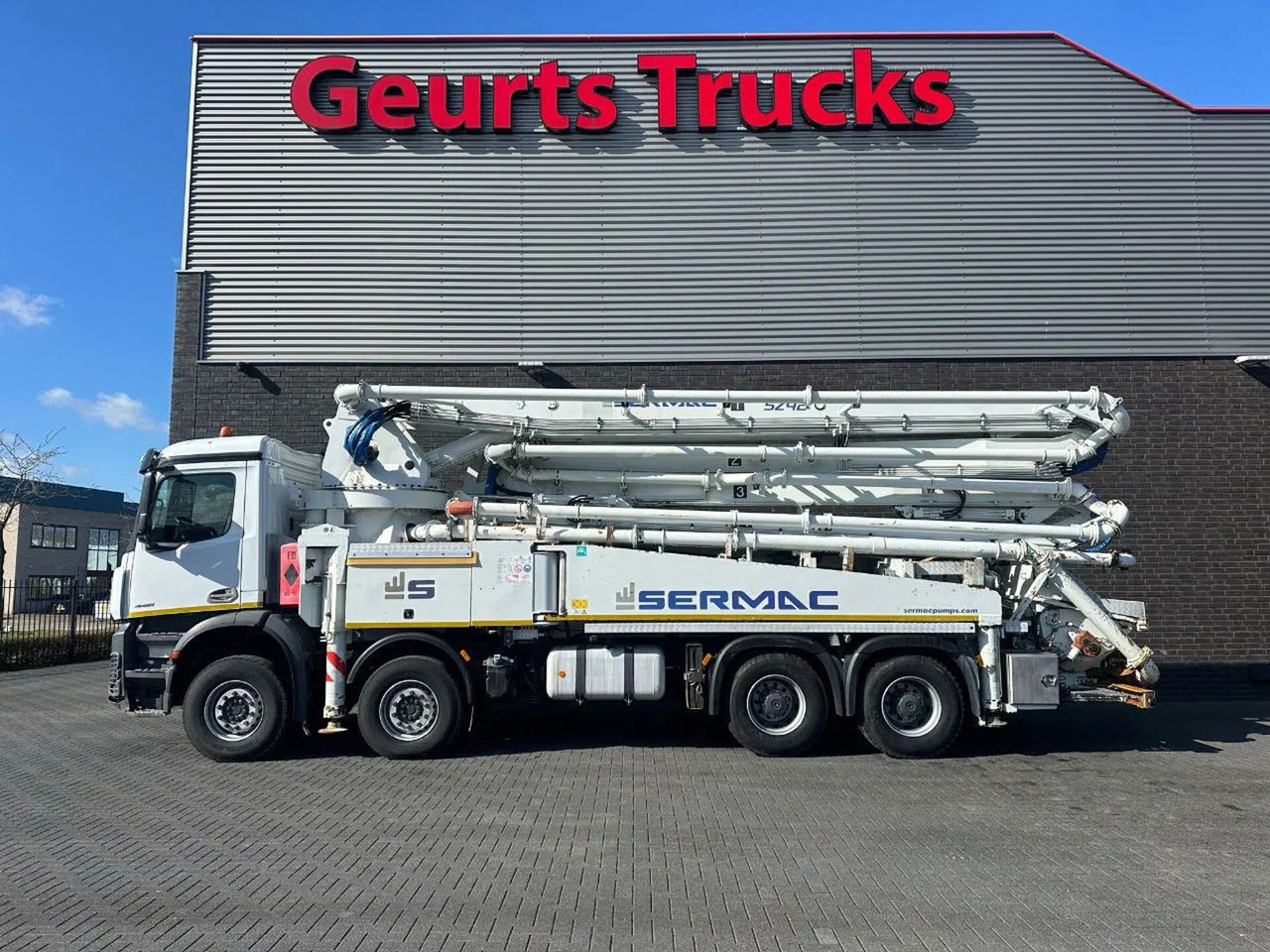 Mercedes-Benz Arocs 4451 8X4 + SERMAC 5Z42 BETONPOMP/BETONPUMP - 콘크리트 펌프 트럭 : 사진 1 Mercedes-Benz Arocs 4451 8X4 + SERMAC 5Z42 BETONPOMP/BETONPUMP - 콘크리트 펌프 트럭 : 사진 1