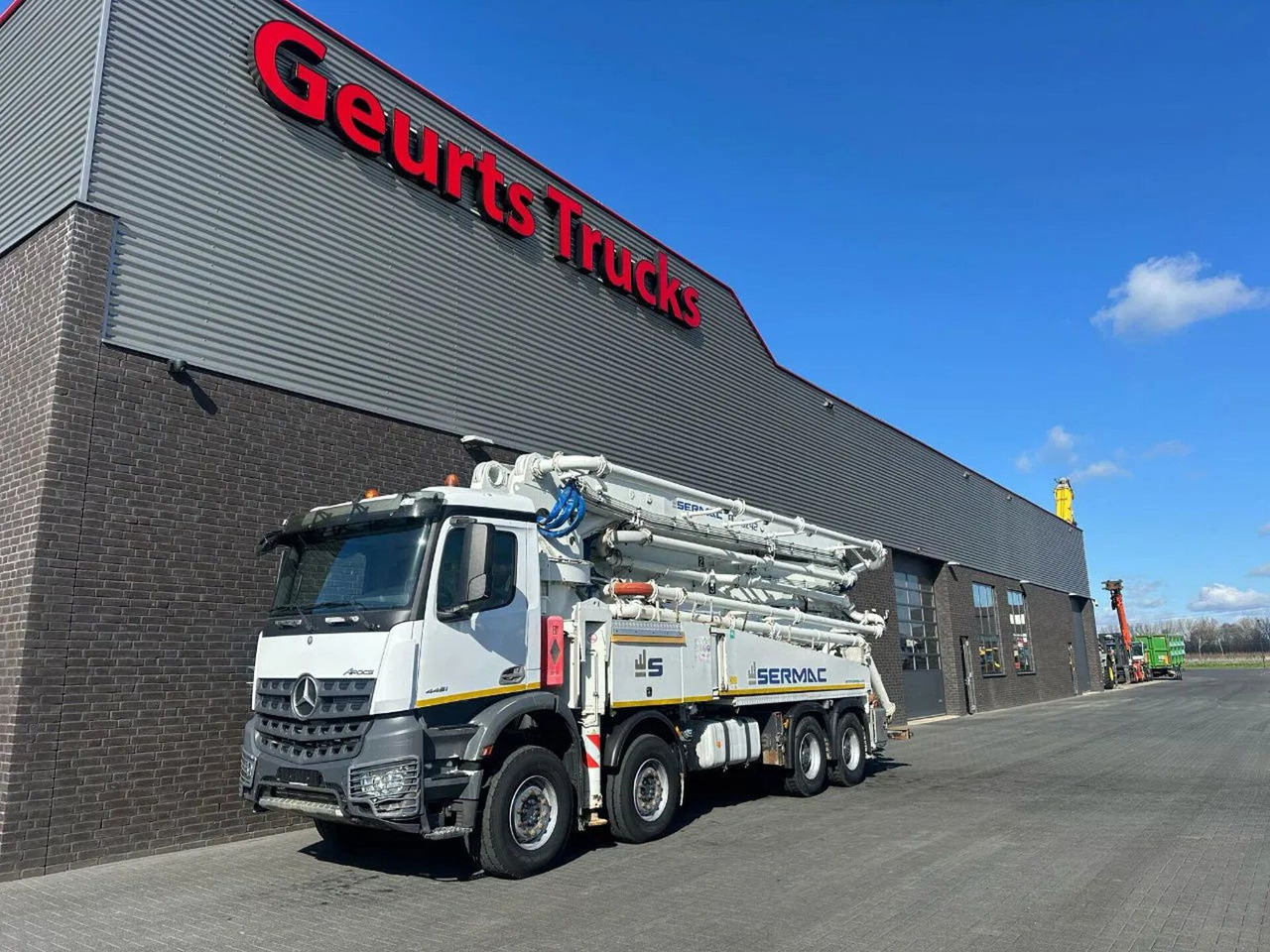 Mercedes-Benz Arocs 4451 8X4 + SERMAC 5Z42 BETONPOMP/BETONPUMP - 콘크리트 펌프 트럭 : 사진 2 Mercedes-Benz Arocs 4451 8X4 + SERMAC 5Z42 BETONPOMP/BETONPUMP - 콘크리트 펌프 트럭 : 사진 2