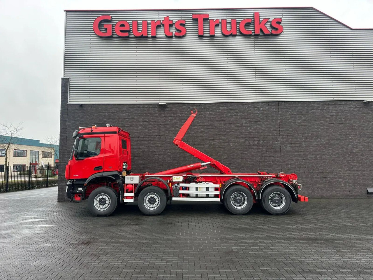 Mercedes-Benz Arocs 8X4 VDL S-30-6600 HAAKARMSYSTEEM/ABROLLKIP - 후크 리프트 트럭 : 사진 1 Mercedes-Benz Arocs 8X4 VDL S-30-6600 HAAKARMSYSTEEM/ABROLLKIP - 후크 리프트 트럭 : 사진 1