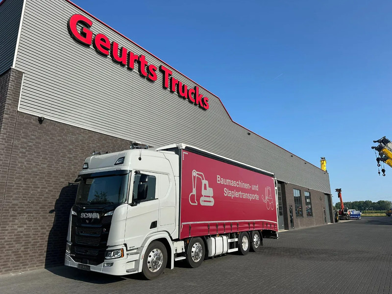 Scania R540 B8X2*6LB OPRIJWAGEN MET 15 TONS LAADKLEP EN GESLOTEN HUIF MET SCHUIFZEILEN EN SCHUIFKAP - 자동 운반 장치 트럭 : 사진 2 Scania R540 B8X2*6LB OPRIJWAGEN MET 15 TONS LAADKLEP EN GESLOTEN HUIF MET SCHUIFZEILEN EN SCHUIFKAP - 자동 운반 장치 트럭 : 사진 2