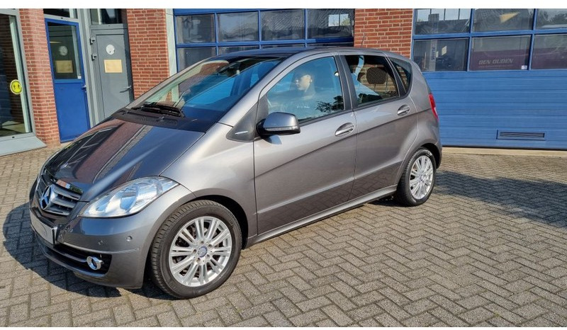 Mercedes-Benz A-Klasse A160 Automaat Elegance.airco.trekhaak. - 해치백 : 사진 1 Mercedes-Benz A-Klasse A160 Automaat Elegance.airco.trekhaak. - 해치백 : 사진 1