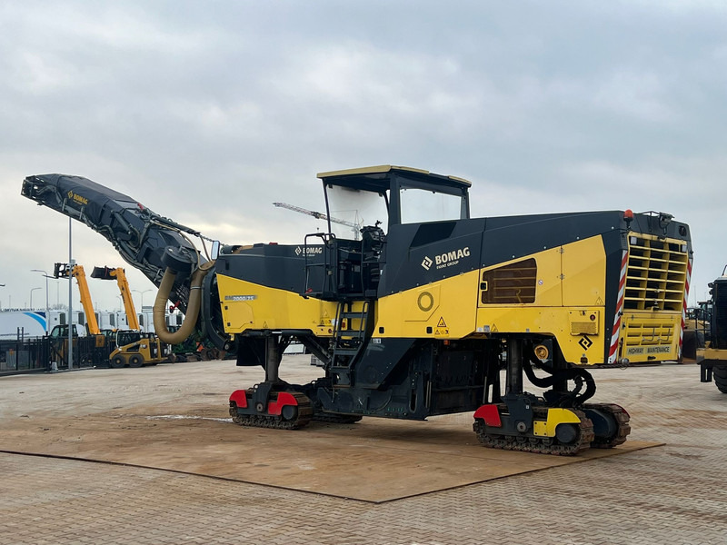 Bomag BM2000/75 Cold Planer - 아스팔트 기계 : 사진 3 Bomag BM2000/75 Cold Planer - 아스팔트 기계 : 사진 3