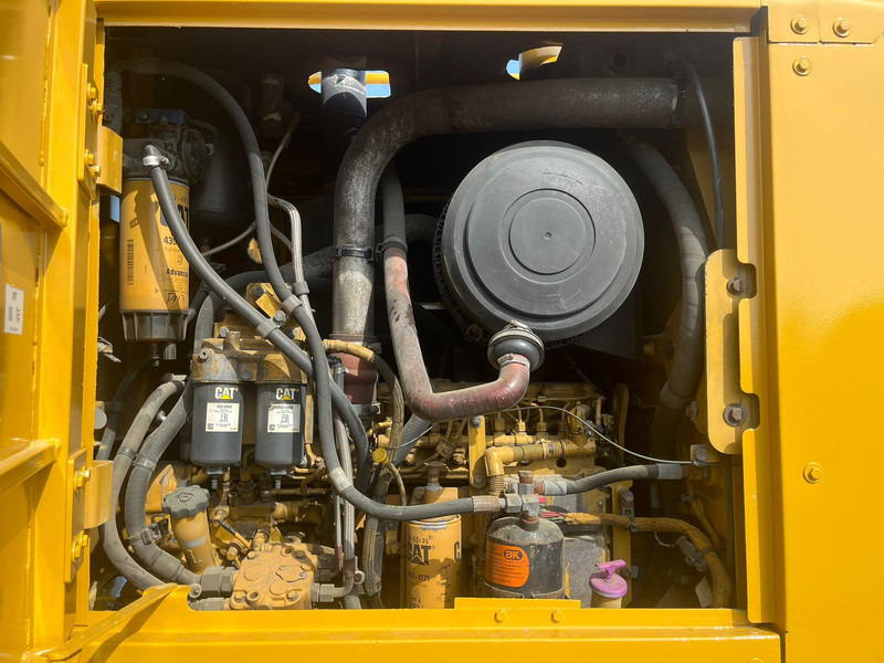 그레이더 Caterpillar 140GC - Push block / Ripper / New Tires : 사진 20