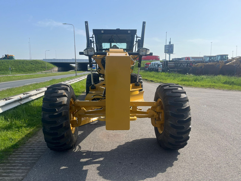 그레이더 Caterpillar 140GC - Push block / Ripper / New Tires : 사진 8