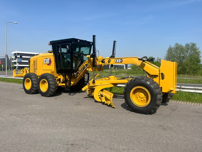 그레이더 Caterpillar 140GC - Push block / Ripper / New Tires : 사진 6