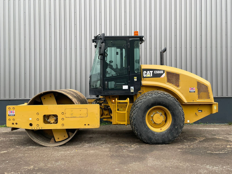 Caterpillar CS66B - 롤러 : 사진 1 Caterpillar CS66B - 롤러 : 사진 1