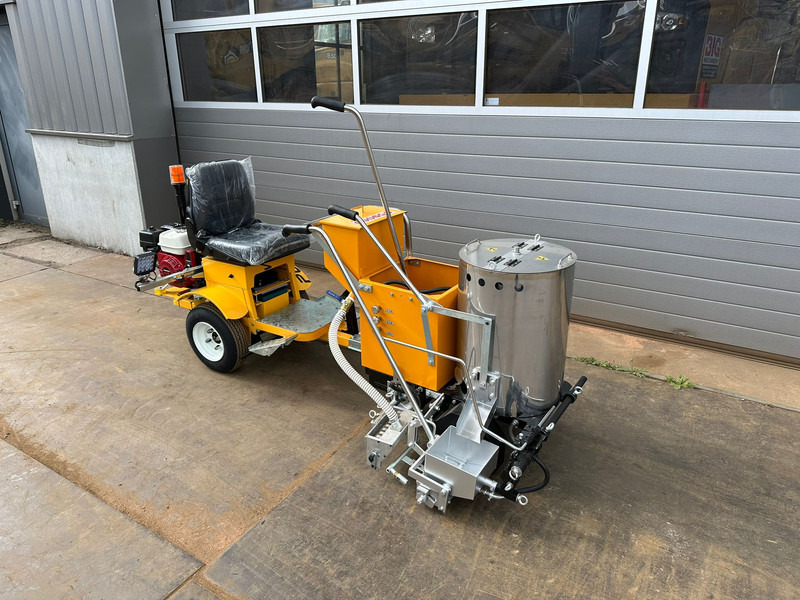 Giga power 860 Road Marking Machine - 아스팔트 기계 : 사진 4 Giga power 860 Road Marking Machine - 아스팔트 기계 : 사진 4