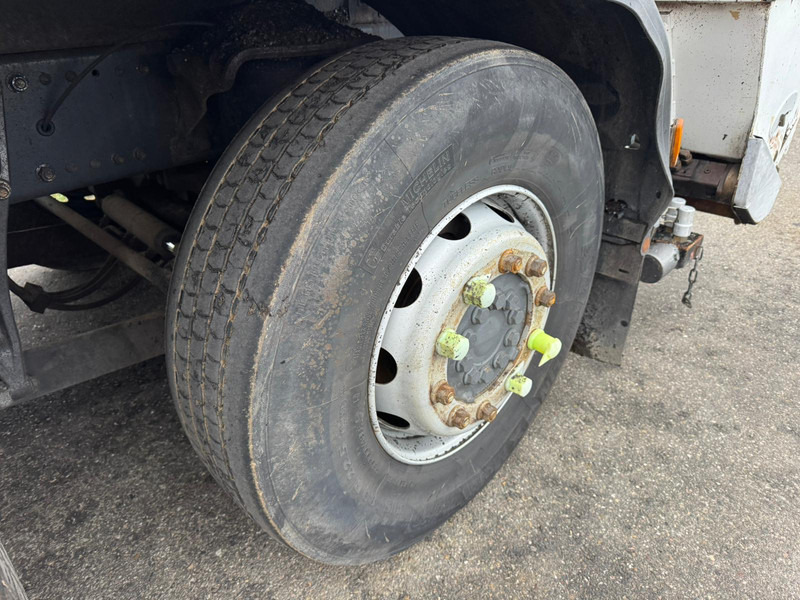 트럭 MERCEDESBENZ Axor 2533 6x2x4 Rincheval Bitumensprayer / chip spreader : 사진 11