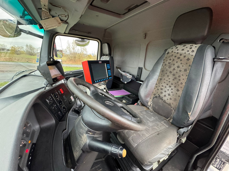 트럭 MERCEDESBENZ Axor 2533 6x2x4 Rincheval Bitumensprayer / chip spreader : 사진 17