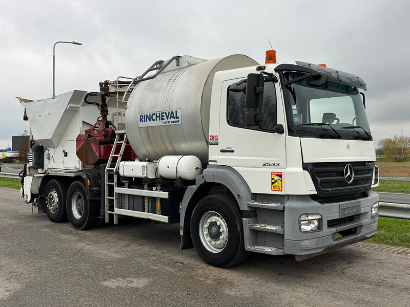 트럭 MERCEDESBENZ Axor 2533 6x2x4 Rincheval Bitumensprayer / chip spreader : 사진 7