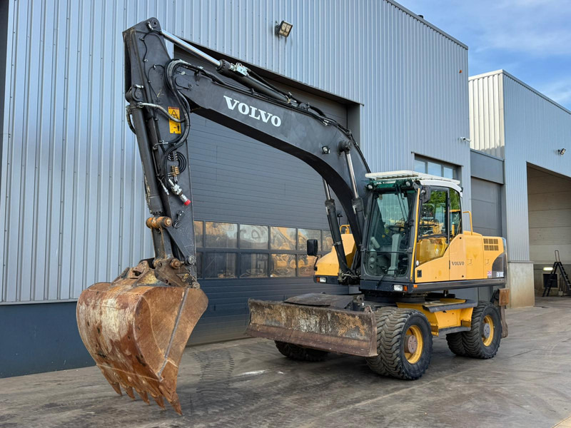 Volvo EW180C - 휠 굴삭기 : 사진 3 Volvo EW180C - 휠 굴삭기 : 사진 3