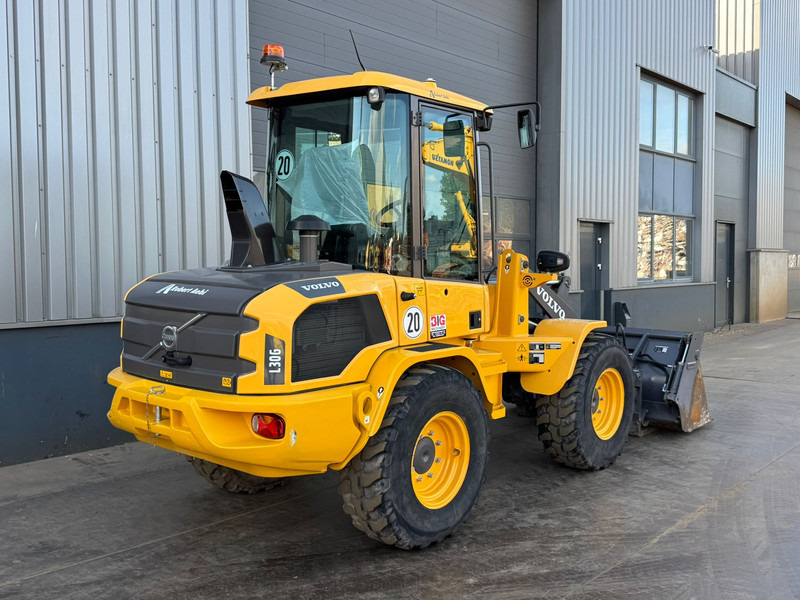 Volvo L30G - 휠 로더 : 사진 5 Volvo L30G - 휠 로더 : 사진 5