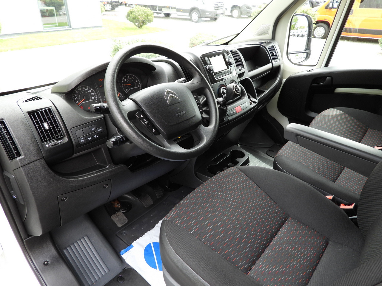 CITROEN JUMPER BOX LIFT 8 PALLETS CRUISE CONTROL NAVIGATION AIR CONDITIONING 165HP - 박스 밴 : 사진 2 CITROEN JUMPER BOX LIFT 8 PALLETS CRUISE CONTROL NAVIGATION AIR CONDITIONING 165HP - 박스 밴 : 사진 2