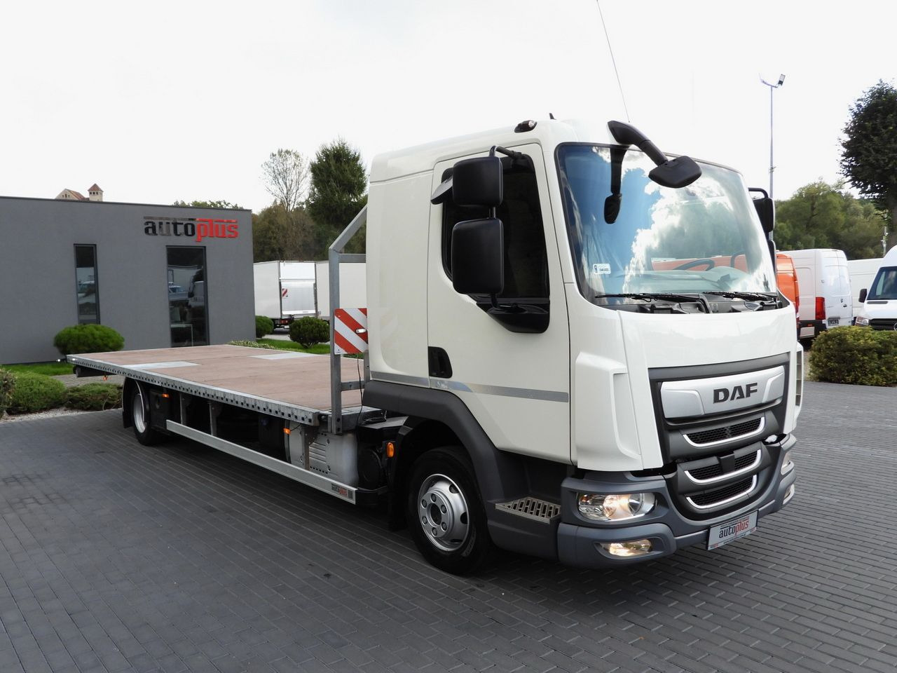 DAF LF 230 CONTAINER CARRIER PLATFORM + TRAILER WEBASTO CRUISE CONTROL LED LIGHTS PNEUMATICS AUTOMATIC TRANSMISSION TWIN WHEELS AIR CONDITIONING 230HP - 컨테이너 운반 장치/ 스와프 보디 트럭 : 사진 4 DAF LF 230 CONTAINER CARRIER PLATFORM + TRAILER WEBASTO CRUISE CONTROL LED LIGHTS PNEUMATICS AUTOMATIC TRANSMISSION TWIN WHEELS AIR CONDITIONING 230HP - 컨테이너 운반 장치/ 스와프 보디 트럭 : 사진 4