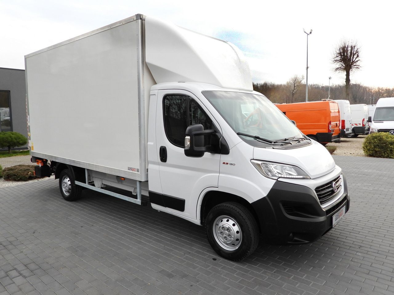 FIAT DUCATO BOX LIFT 8 PALLETS CRUISE CONTROL NAVIGATION LED LIGHTS AIR CONDITIONING 130HP - 박스 밴 : 사진 4 FIAT DUCATO BOX LIFT 8 PALLETS CRUISE CONTROL NAVIGATION LED LIGHTS AIR CONDITIONING 130HP - 박스 밴 : 사진 4
