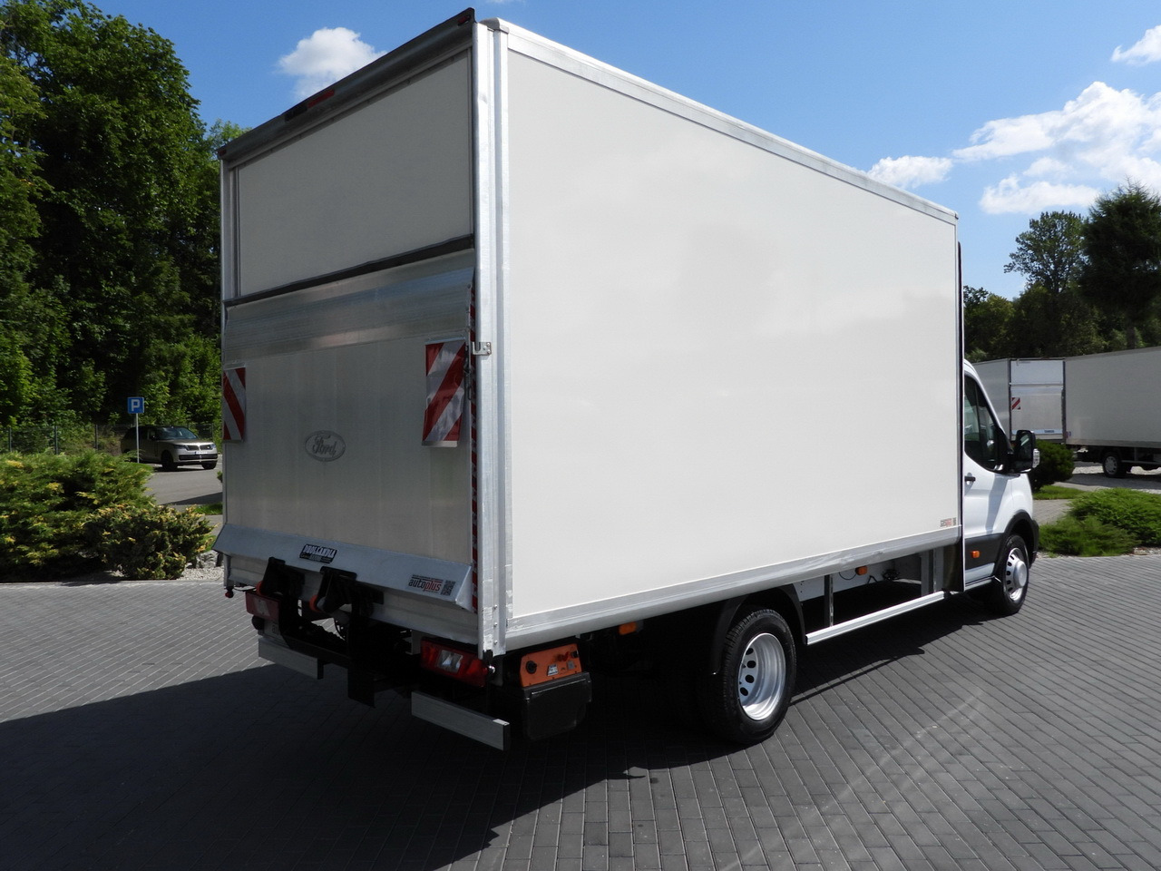FORD TRANSIT BOX LIFT 8 PALLETS CRUISE CONTROL LED LIGHTS TWIN WHEELS AIR CONDITIONING 130HP - 박스 밴 : 사진 3 FORD TRANSIT BOX LIFT 8 PALLETS CRUISE CONTROL LED LIGHTS TWIN WHEELS AIR CONDITIONING 130HP - 박스 밴 : 사진 3
