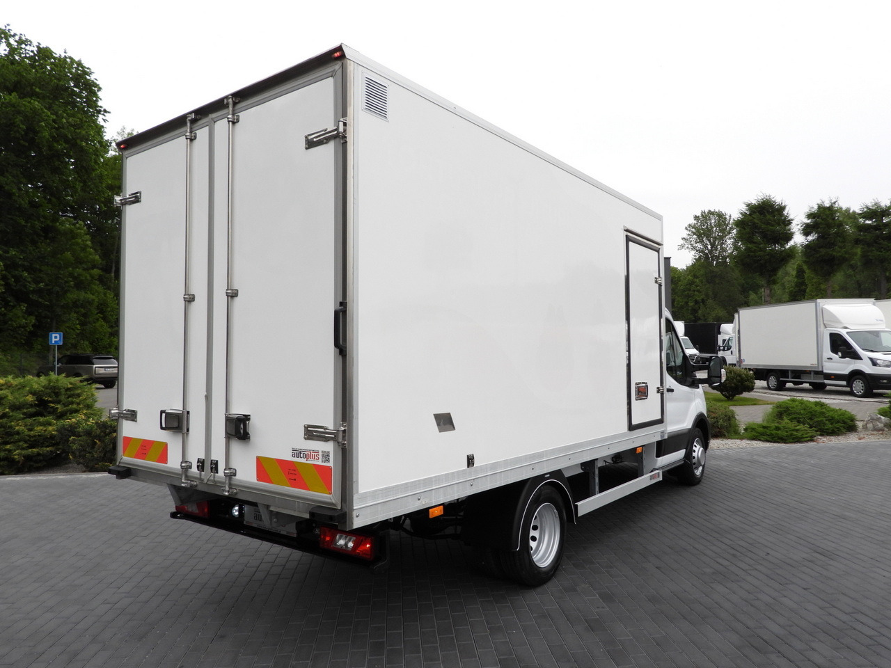 FORD TRANSIT BOX / REFRIGERATOR BOX 5*C / CRUISE CONTROL LED LIGHTS TWIN WHEELS AIR CONDITIONING 130HP - 박스 밴 : 사진 3 FORD TRANSIT BOX / REFRIGERATOR BOX 5*C / CRUISE CONTROL LED LIGHTS TWIN WHEELS AIR CONDITIONING 130HP - 박스 밴 : 사진 3