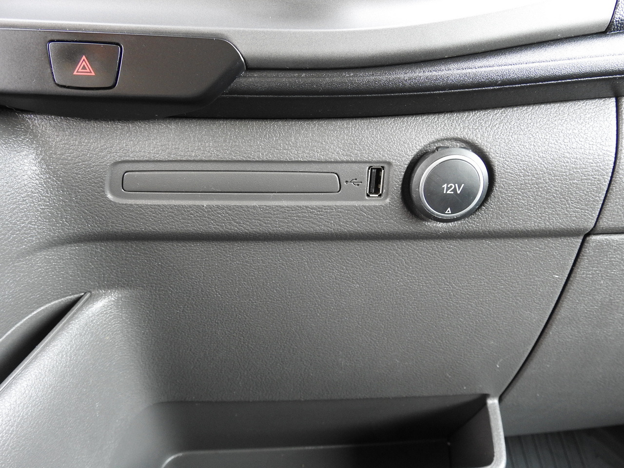 냉동 밴 FORD TRANSIT REFRIGERATOR VAN 0*C HEATING FUNCTION CRUISE CONTROL AIR CONDITIONING LED LIGHTS 130HP : 사진 42 냉동 밴 FORD TRANSIT REFRIGERATOR VAN 0*C HEATING FUNCTION CRUISE CONTROL AIR CONDITIONING LED LIGHTS 130HP : 사진 42