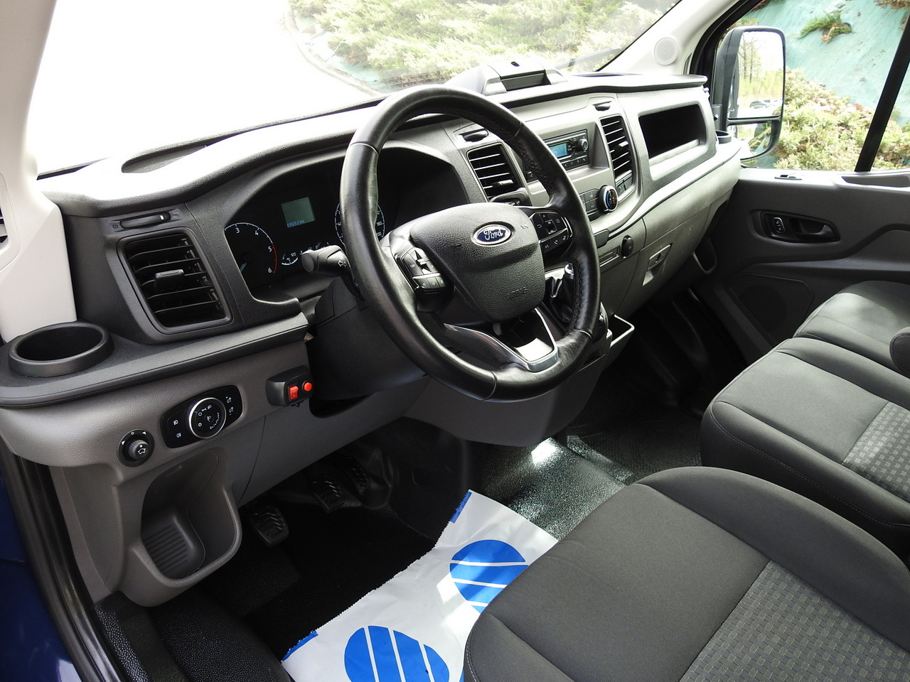 FORD TRANSIT STAKE BODY DOUBLE CABIN DOKA 7 SEATS CRUISE CONTROL AIR CONDITIONING LED LIGHTS 130HP - 콤비 밴 : 사진 2 FORD TRANSIT STAKE BODY DOUBLE CABIN DOKA 7 SEATS CRUISE CONTROL AIR CONDITIONING LED LIGHTS 130HP - 콤비 밴 : 사진 2