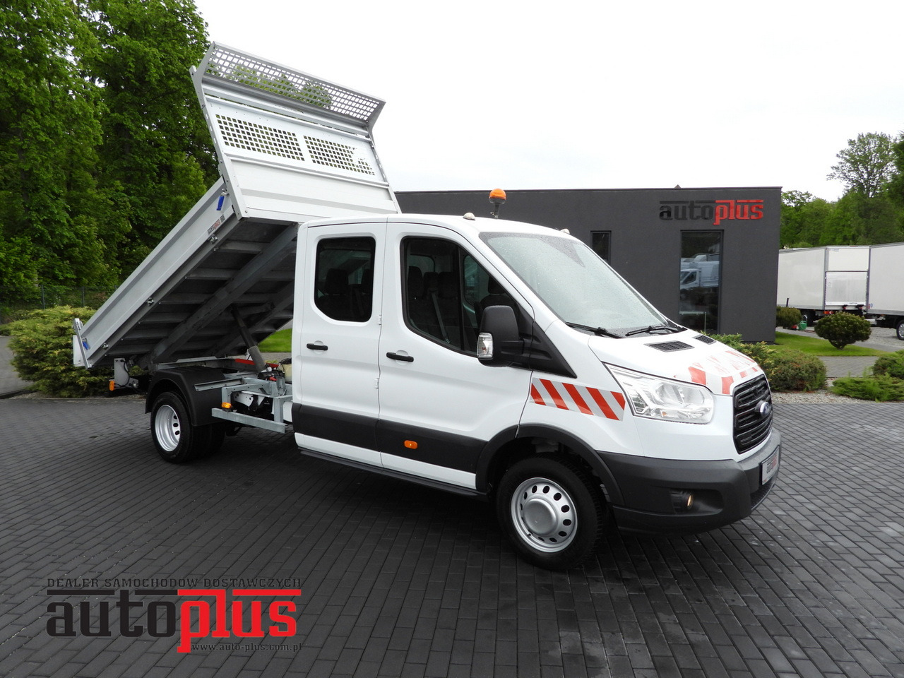 FORD TRANSIT TIPPER DOUBLE CABIN DOKA 6 SEATS CRUISE CONTROL AIR CONDITIONING TWIN WHEELS 170HP - 덤프 밴 : 사진 1 FORD TRANSIT TIPPER DOUBLE CABIN DOKA 6 SEATS CRUISE CONTROL AIR CONDITIONING TWIN WHEELS 170HP - 덤프 밴 : 사진 1