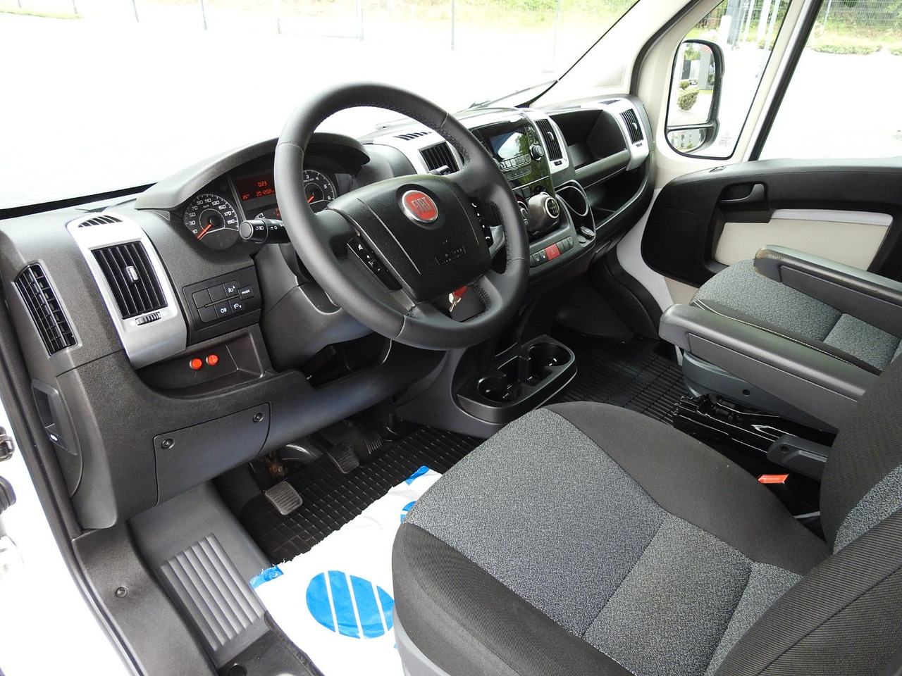 Fiat DUCATO KOFFER 8 PALETTEN KLIMAANLAGE 130PS - 박스 밴 : 사진 2 Fiat DUCATO KOFFER 8 PALETTEN KLIMAANLAGE 130PS - 박스 밴 : 사진 2