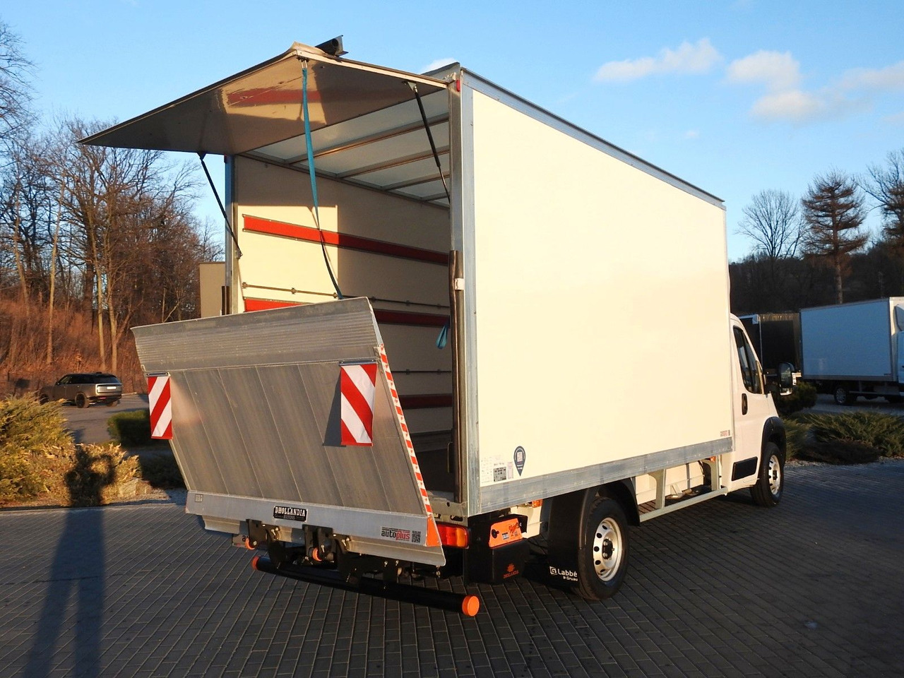 Fiat DUCATO KOFFER AUFZUG 8 PALETTEN TEMPOMAT - 박스 밴 : 사진 3 Fiat DUCATO KOFFER AUFZUG 8 PALETTEN TEMPOMAT - 박스 밴 : 사진 3