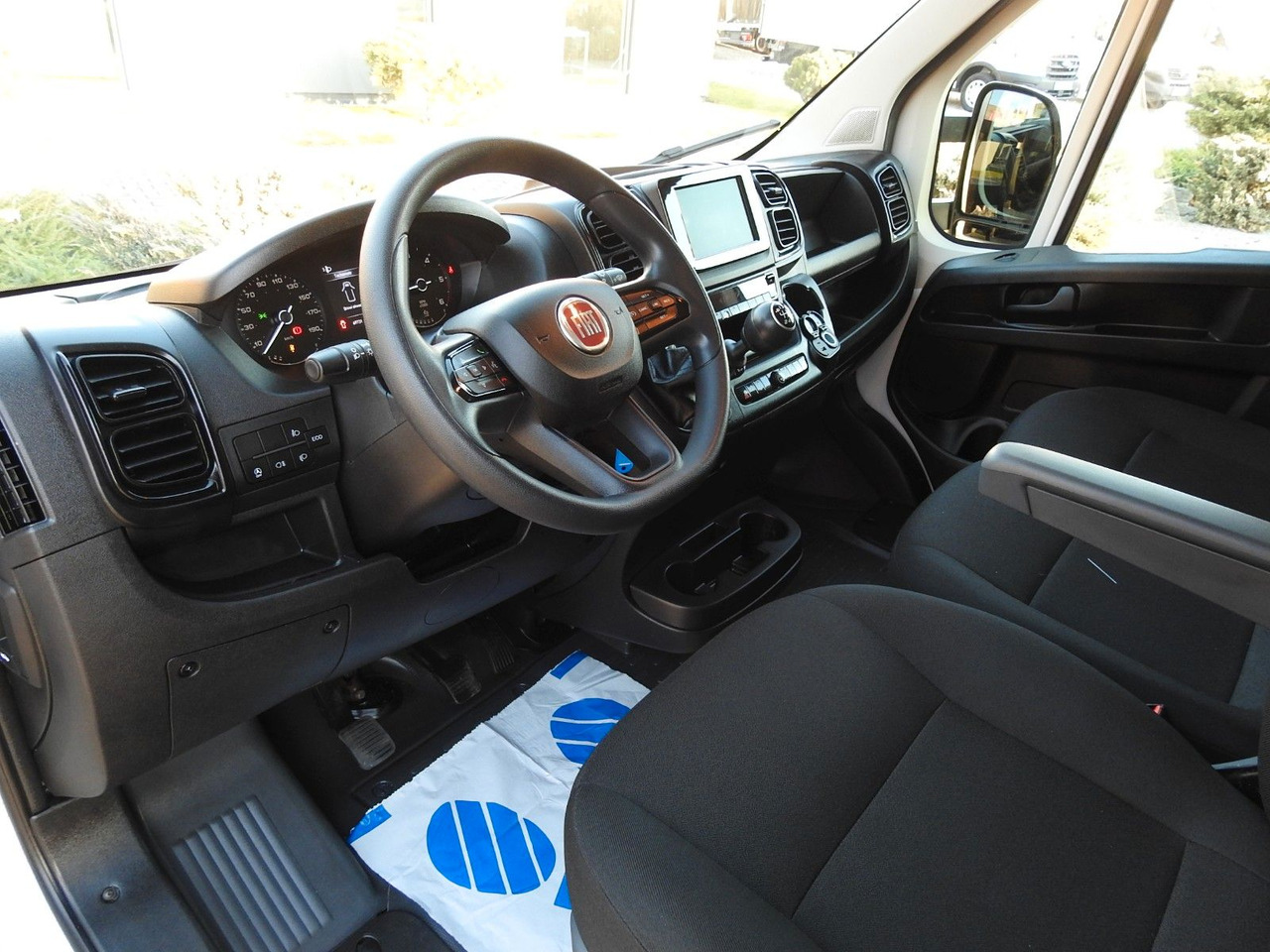 Fiat DUCATO KOFFER AUFZUG 8 PALETTEN TEMPOMAT - 박스 밴 : 사진 2 Fiat DUCATO KOFFER AUFZUG 8 PALETTEN TEMPOMAT - 박스 밴 : 사진 2
