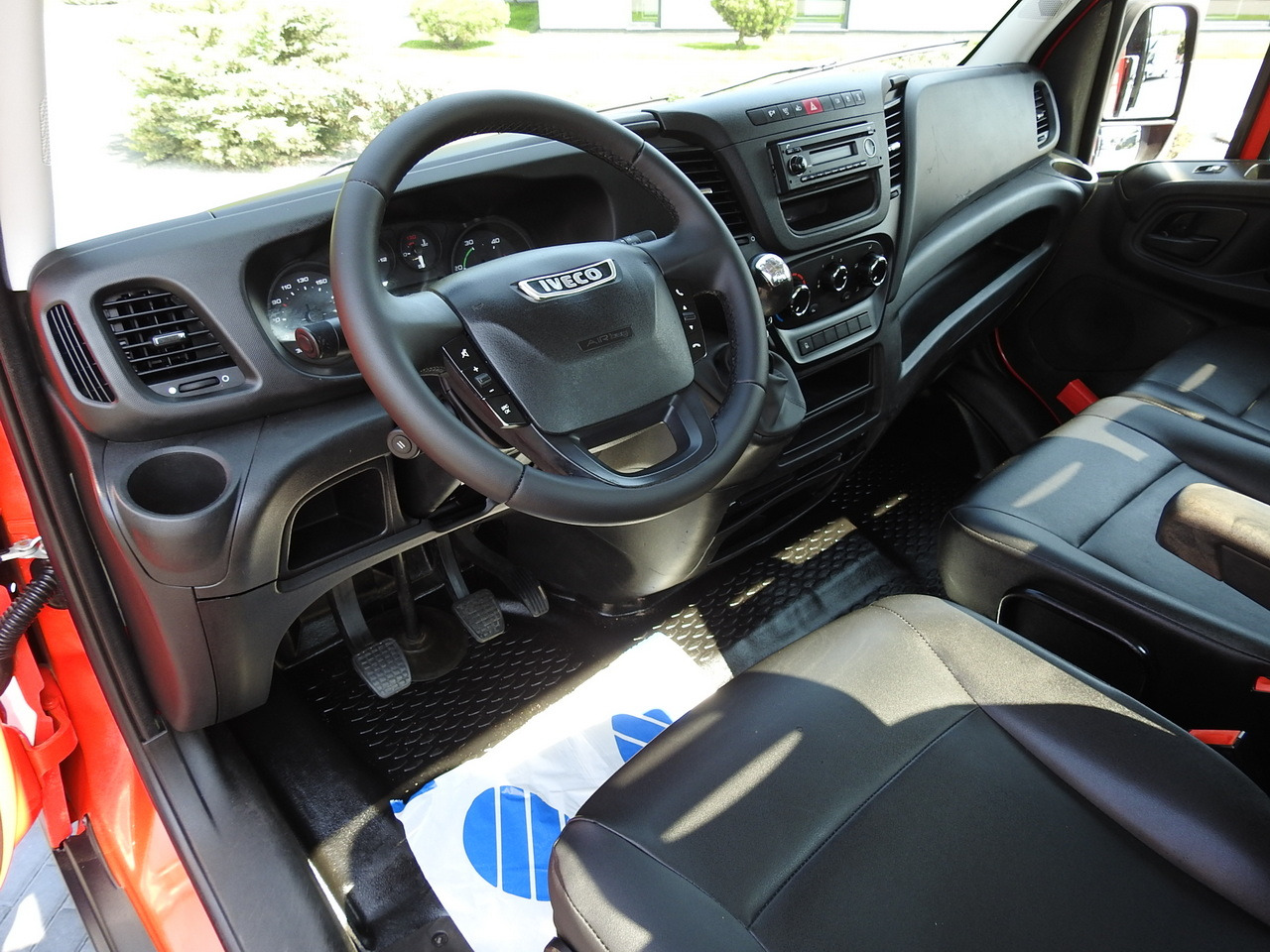 IVECO DAILY 35C13 TIPPER CRUISE CONTROL AIR CONDITIONING TWIN WHEELS 130HP - 덤프 밴 : 사진 2 IVECO DAILY 35C13 TIPPER CRUISE CONTROL AIR CONDITIONING TWIN WHEELS 130HP - 덤프 밴 : 사진 2