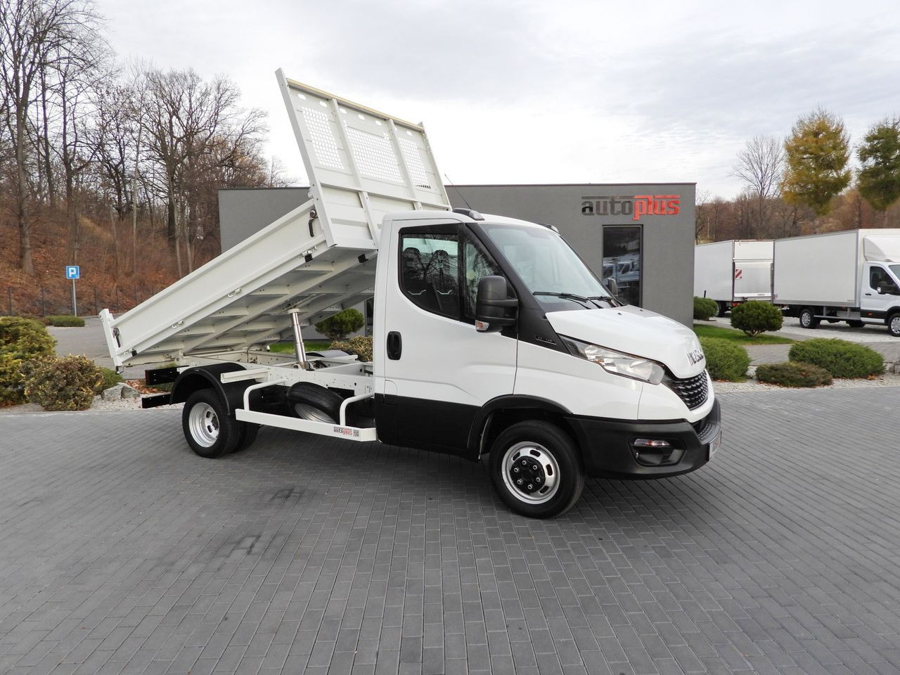 IVECO DAILY 35C14 TIPPER CRUISE CONTROL TWIN WHEELS AIR CONDITIONING 140HP - 덤프 밴 : 사진 4 IVECO DAILY 35C14 TIPPER CRUISE CONTROL TWIN WHEELS AIR CONDITIONING 140HP - 덤프 밴 : 사진 4