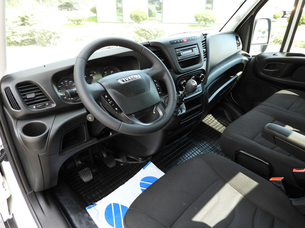 IVECO DAILY 35C15 TIPPER CRUISE CONTROL TWIN WHEELS AIR CONDITIONING 150HP - 덤프 밴 : 사진 2 IVECO DAILY 35C15 TIPPER CRUISE CONTROL TWIN WHEELS AIR CONDITIONING 150HP - 덤프 밴 : 사진 2