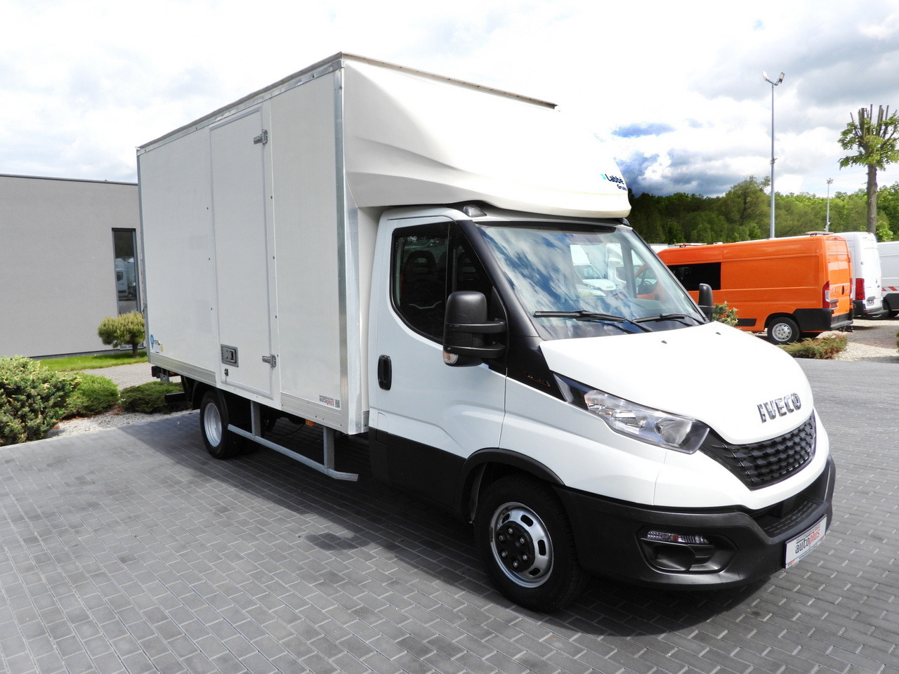 IVECO DAILY 35C16 BOX LIFT 8 PALLETS CRUISE CONTROL TWIN WHEELS AIR CONDITIONING 160HP - 박스 밴 : 사진 4 IVECO DAILY 35C16 BOX LIFT 8 PALLETS CRUISE CONTROL TWIN WHEELS AIR CONDITIONING 160HP - 박스 밴 : 사진 4