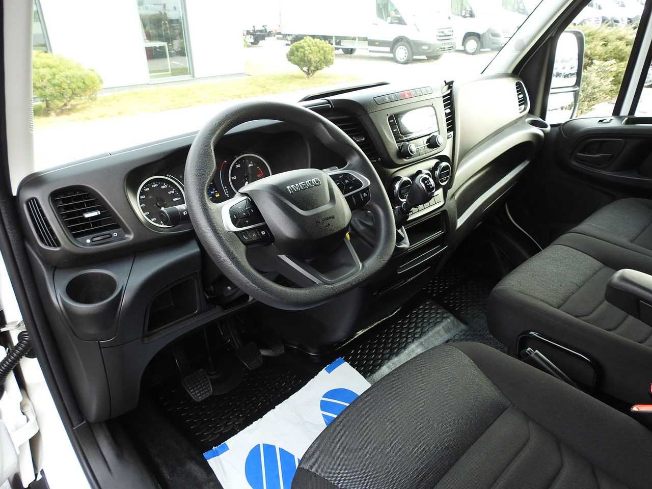 IVECO DAILY 35C16 BOX LIFT 8 PALLETS CRUISE CONTROL TWIN WHEELS AIR CONDITIONING 160HP - 박스 밴 : 사진 2 IVECO DAILY 35C16 BOX LIFT 8 PALLETS CRUISE CONTROL TWIN WHEELS AIR CONDITIONING 160HP - 박스 밴 : 사진 2