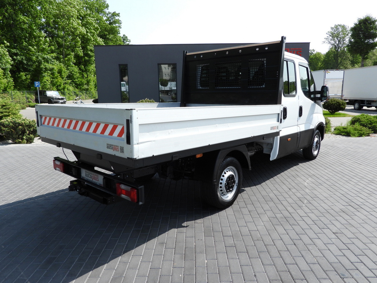 IVECO DAILY 35S12 STAKE BODY DOUBLE CABIN DOKA 7 SEATS AIR CONDITIONING 120HP - 콤비 밴 : 사진 3 IVECO DAILY 35S12 STAKE BODY DOUBLE CABIN DOKA 7 SEATS AIR CONDITIONING 120HP - 콤비 밴 : 사진 3