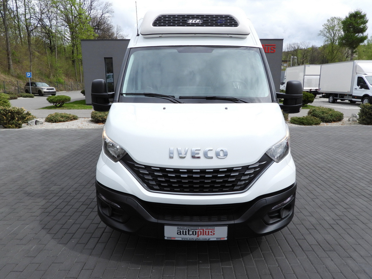 IVECO DAILY 35S14 REFRIGERATOR VAN 0*C POWER SUPPLY 230V CRUISE CONTROL AUTOMATIC TRANSMISSION HI-MATIC AIR CONDITIONING 140HP - 냉동 밴 : 사진 5 IVECO DAILY 35S14 REFRIGERATOR VAN 0*C POWER SUPPLY 230V CRUISE CONTROL AUTOMATIC TRANSMISSION HI-MATIC AIR CONDITIONING 140HP - 냉동 밴 : 사진 5