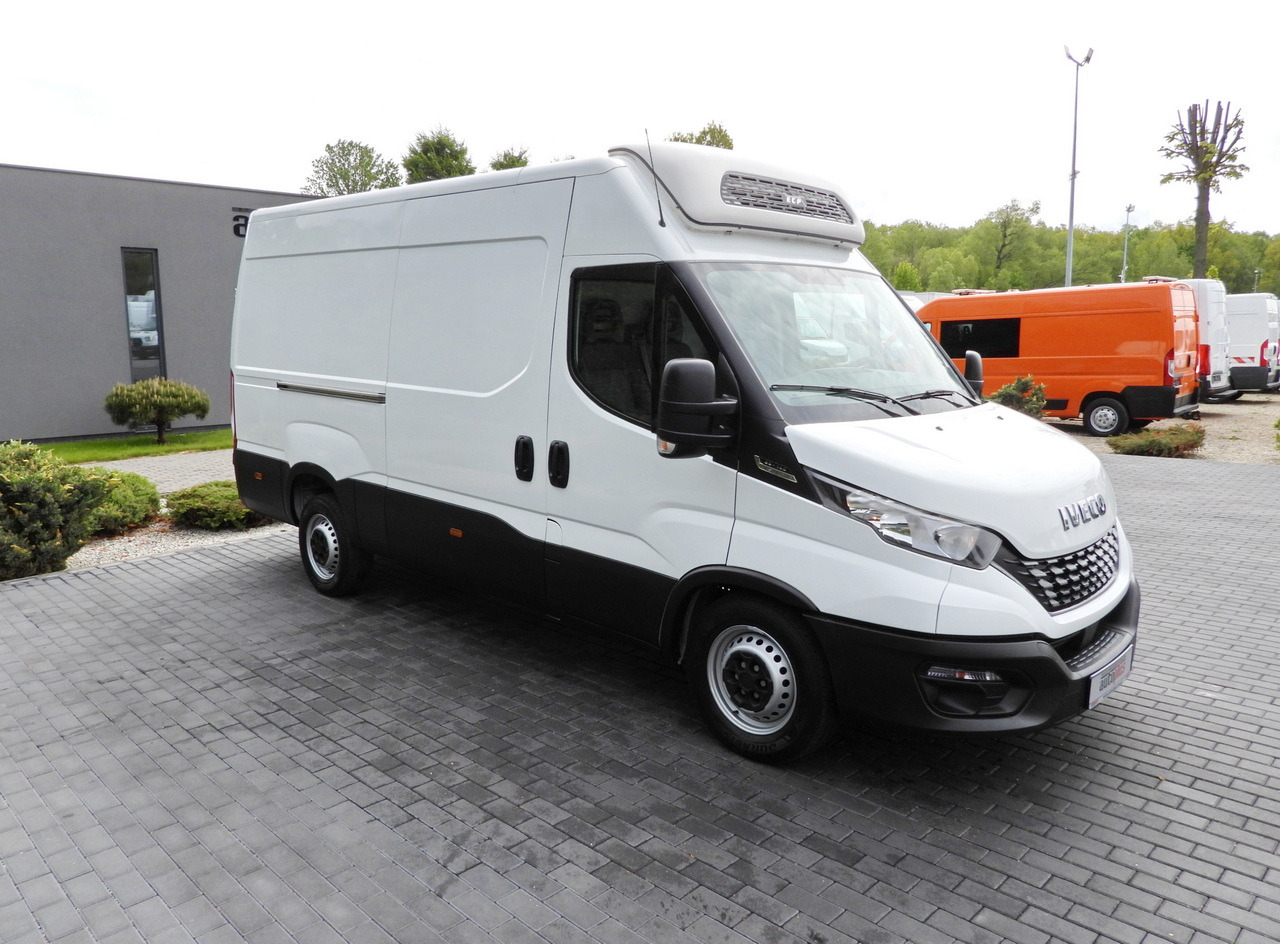 IVECO DAILY 35S14 REFRIGERATOR VAN -10*C POWER SUPPLY 230V CRUISE CONTROL AUTOMATIC TRANSMISSION HI-MATIC AIR CONDITIONING 140HP - 냉동 밴 : 사진 4 IVECO DAILY 35S14 REFRIGERATOR VAN -10*C POWER SUPPLY 230V CRUISE CONTROL AUTOMATIC TRANSMISSION HI-MATIC AIR CONDITIONING 140HP - 냉동 밴 : 사진 4