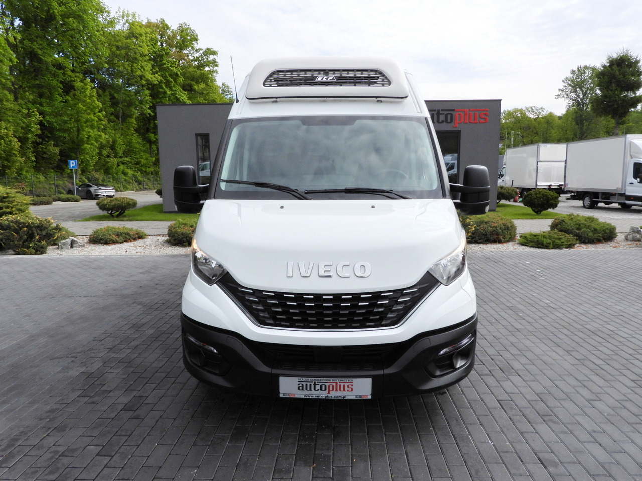IVECO DAILY 35S14 REFRIGERATOR VAN -10*C POWER SUPPLY 230V CRUISE CONTROL AUTOMATIC TRANSMISSION HI-MATIC AIR CONDITIONING 140HP - 냉동 밴 : 사진 5 IVECO DAILY 35S14 REFRIGERATOR VAN -10*C POWER SUPPLY 230V CRUISE CONTROL AUTOMATIC TRANSMISSION HI-MATIC AIR CONDITIONING 140HP - 냉동 밴 : 사진 5