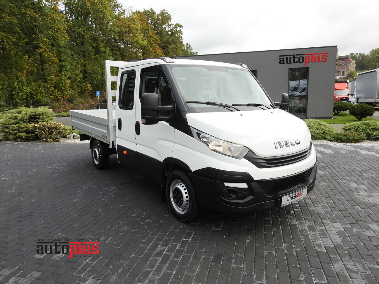 IVECO DAILY 35S15 STAKE BODY DOUBLE CABIN DOKA 7 SEATS AIR CONDITIONING 150HP - 콤비 밴 : 사진 1 IVECO DAILY 35S15 STAKE BODY DOUBLE CABIN DOKA 7 SEATS AIR CONDITIONING 150HP - 콤비 밴 : 사진 1