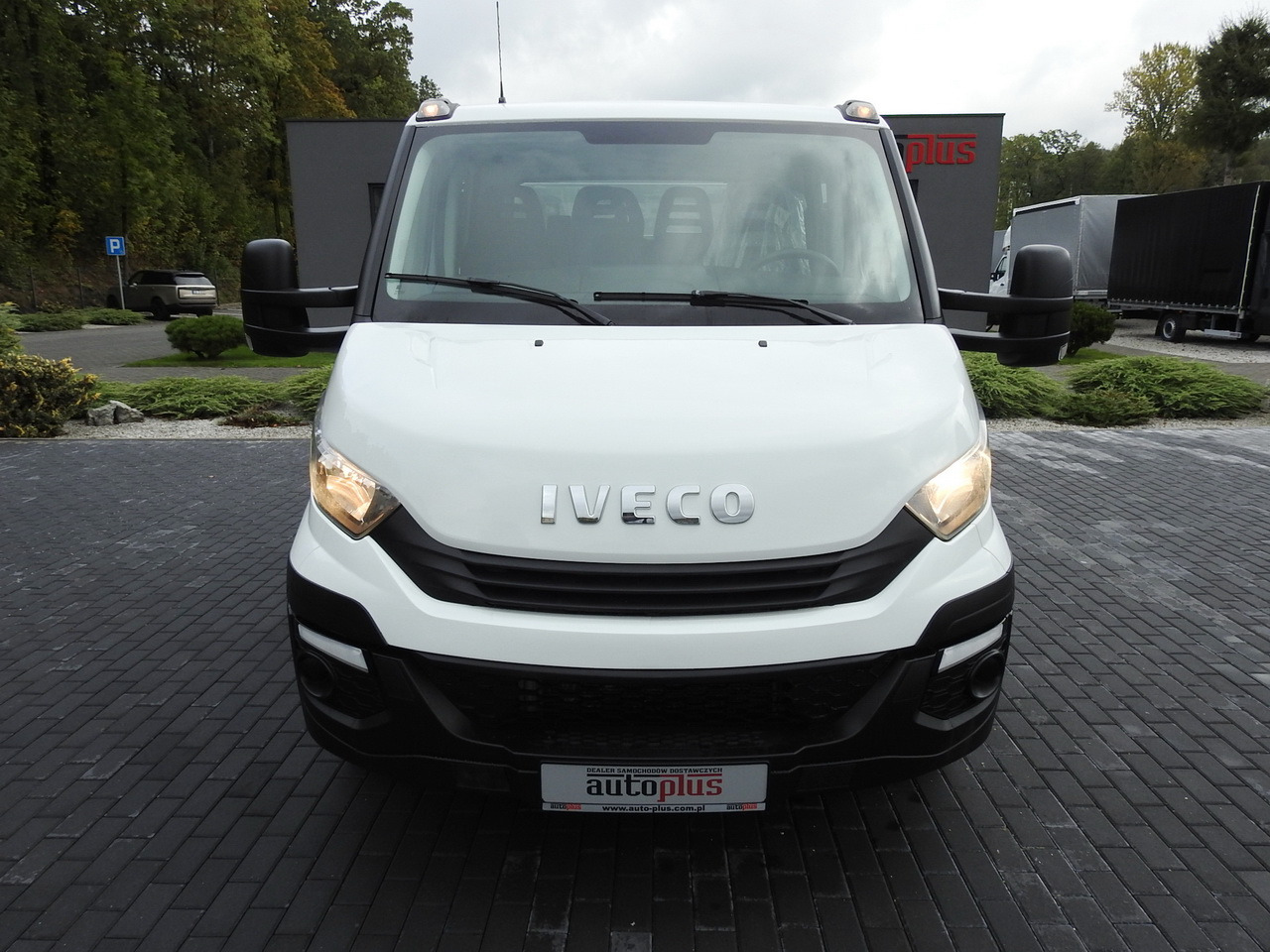IVECO DAILY 35S15 STAKE BODY DOUBLE CABIN DOKA 7 SEATS AIR CONDITIONING 150HP - 콤비 밴 : 사진 5 IVECO DAILY 35S15 STAKE BODY DOUBLE CABIN DOKA 7 SEATS AIR CONDITIONING 150HP - 콤비 밴 : 사진 5