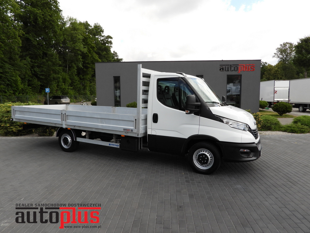 IVECO DAILY 35S16 STAKE BODY 10 PALLETS CRUISE CONTROL AIR CONDITIONING 160HP - 플랫베드 밴 : 사진 1 IVECO DAILY 35S16 STAKE BODY 10 PALLETS CRUISE CONTROL AIR CONDITIONING 160HP - 플랫베드 밴 : 사진 1