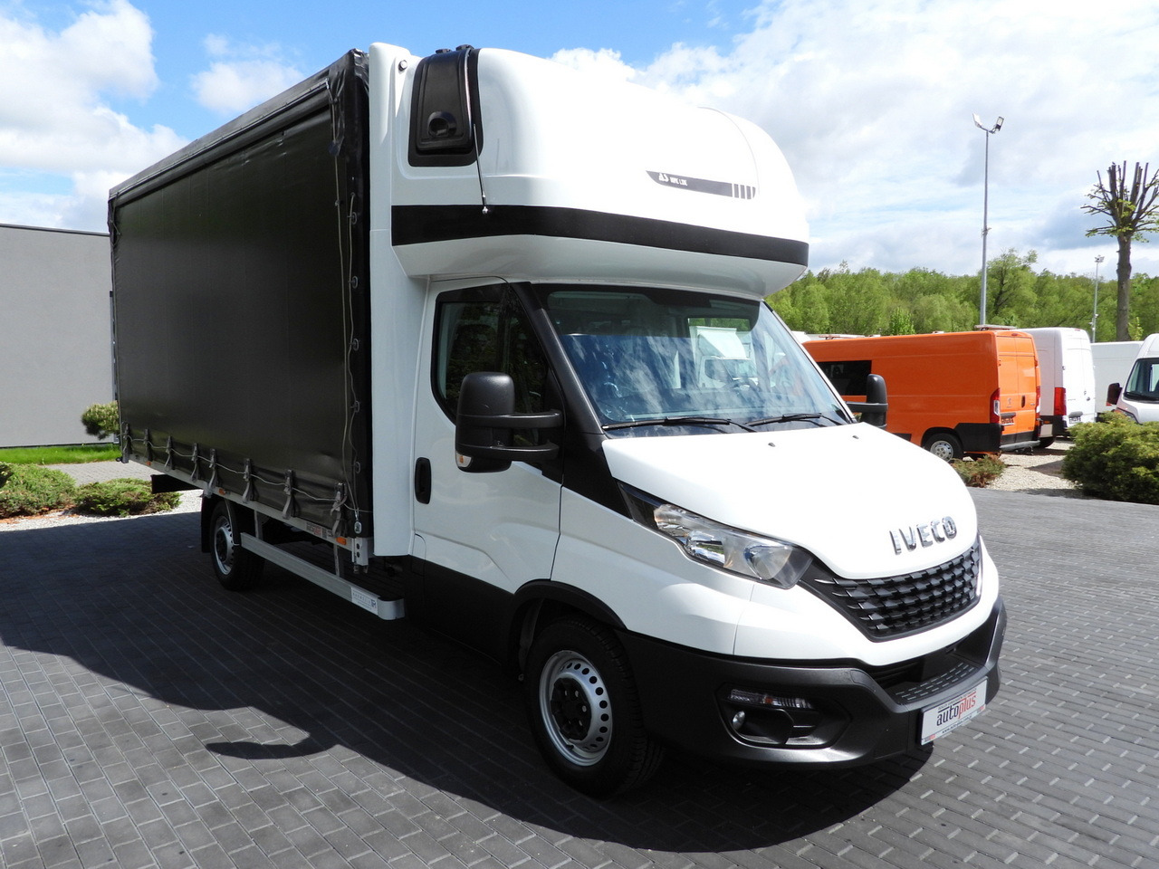 IVECO DAILY 35S18 TARPAULIN 10 PALLETS WEBASTO CRUISE CONTROL AIR CONDITIONING 180HP - 커튼 사이드 밴 : 사진 4 IVECO DAILY 35S18 TARPAULIN 10 PALLETS WEBASTO CRUISE CONTROL AIR CONDITIONING 180HP - 커튼 사이드 밴 : 사진 4
