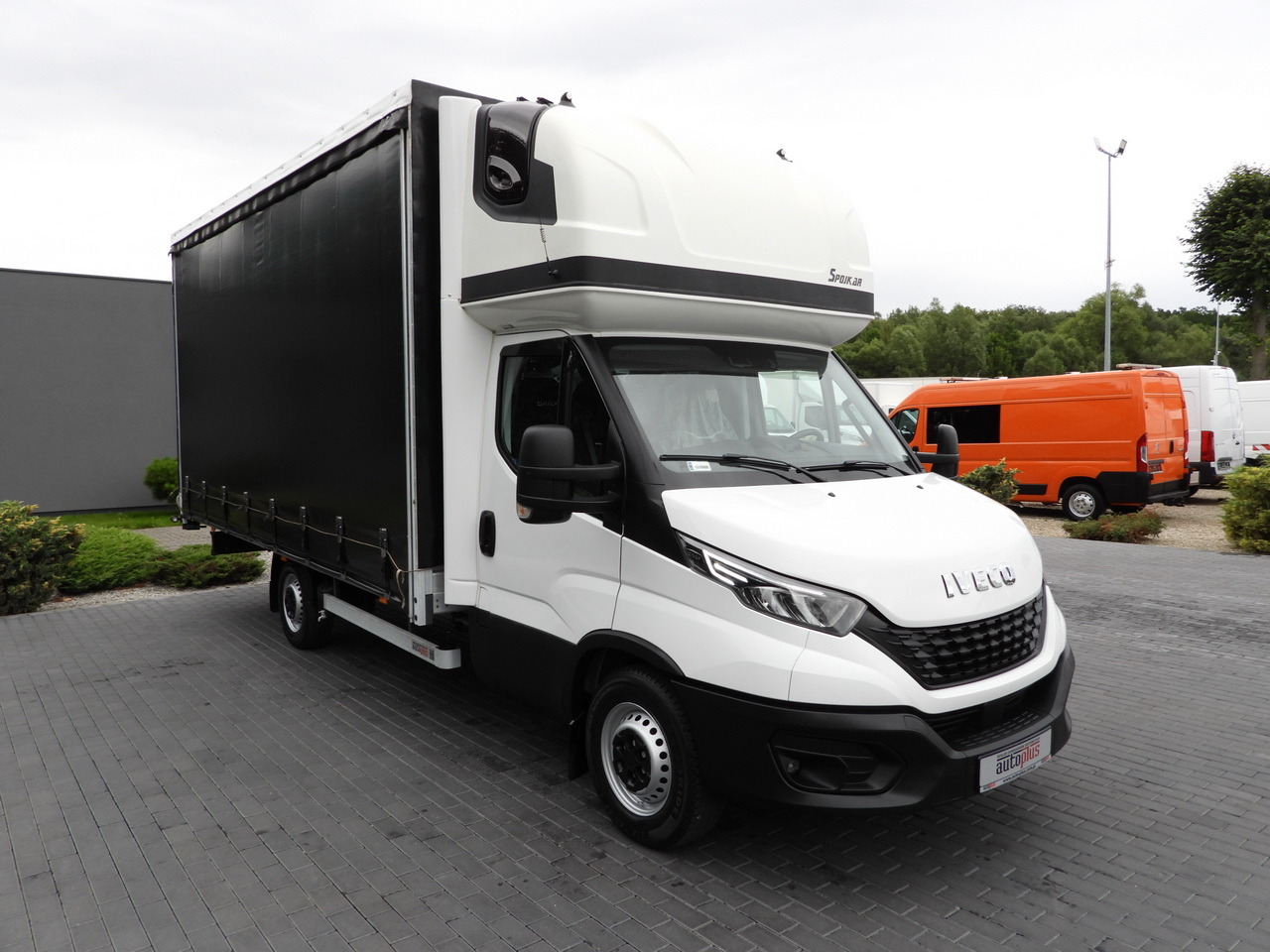 IVECO DAILY 35S18 TARPAULIN 10 PALLETS WEBASTO CRUISE CONTROL NAVIGATION LED LIGHTS AIR CONDITIONING 180HP - 커튼 사이드 밴 : 사진 4 IVECO DAILY 35S18 TARPAULIN 10 PALLETS WEBASTO CRUISE CONTROL NAVIGATION LED LIGHTS AIR CONDITIONING 180HP - 커튼 사이드 밴 : 사진 4