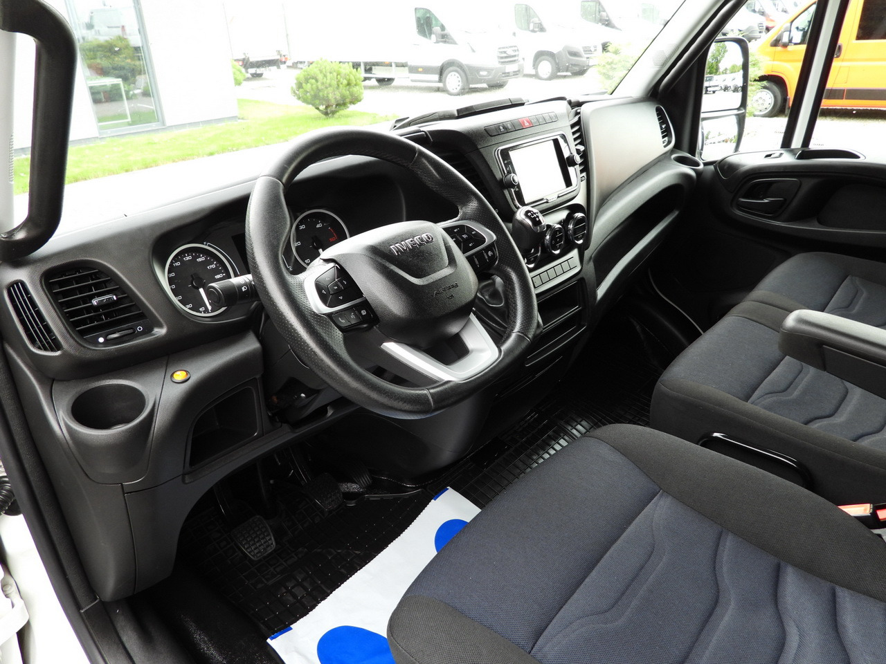 IVECO DAILY 35S18 TARPAULIN 10 PALLETS WEBASTO CRUISE CONTROL NAVIGATION LED LIGHTS AIR CONDITIONING 180HP - 커튼 사이드 밴 : 사진 2 IVECO DAILY 35S18 TARPAULIN 10 PALLETS WEBASTO CRUISE CONTROL NAVIGATION LED LIGHTS AIR CONDITIONING 180HP - 커튼 사이드 밴 : 사진 2