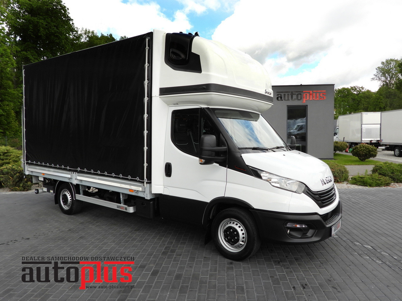 IVECO DAILY 35S18 TARPAULIN LIFT 8 PALLETS WEBASTO CRUISE CONTROL AIR CONDITIONING 180HP - 커튼 사이드 밴 : 사진 1 IVECO DAILY 35S18 TARPAULIN LIFT 8 PALLETS WEBASTO CRUISE CONTROL AIR CONDITIONING 180HP - 커튼 사이드 밴 : 사진 1