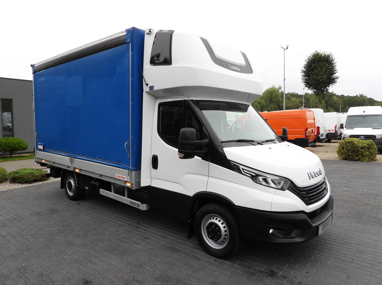 IVECO DAILY 35S18 TARPAULIN LIFT 8 PALLETS WEBASTO CRUISE CONTROL LED LIGHTS AIR CONDITIONING 180HP - 커튼 사이드 밴 : 사진 4 IVECO DAILY 35S18 TARPAULIN LIFT 8 PALLETS WEBASTO CRUISE CONTROL LED LIGHTS AIR CONDITIONING 180HP - 커튼 사이드 밴 : 사진 4