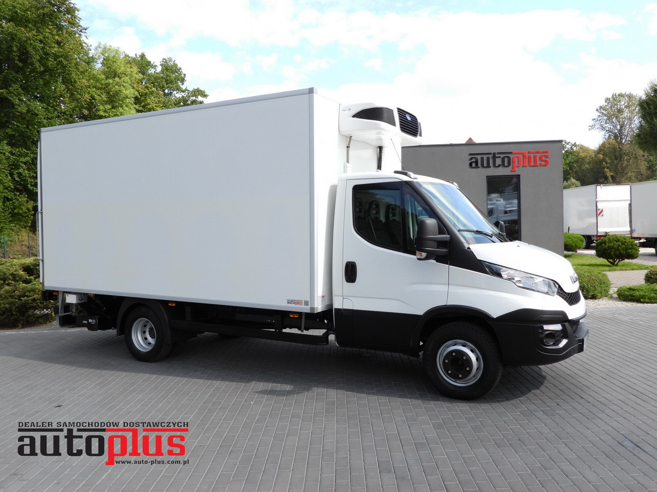 IVECO DAILY 70C17 REFRIGERATOR 1*C LIFT 10 PALLETS POWER SUPPLY 230V CRUISE CONTROL AIR CONDITIONING PNEUMATICS AUTOMATIC TRANSMISSION HI-MATIC TWIN WHEELS 170HP - 냉동탑차 : 사진 1 IVECO DAILY 70C17 REFRIGERATOR 1*C LIFT 10 PALLETS POWER SUPPLY 230V CRUISE CONTROL AIR CONDITIONING PNEUMATICS AUTOMATIC TRANSMISSION HI-MATIC TWIN WHEELS 170HP - 냉동탑차 : 사진 1