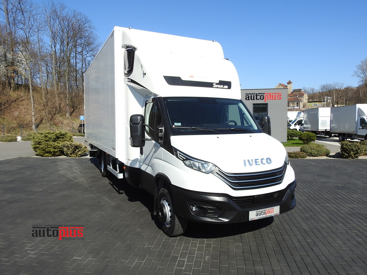IVECO DAILY 70C18 BOX LIFT 14 PALLETS WEBASTO CRUISE CONTROL NAVIGATION LED LIGHTS TWIN WHEELS AIR CONDITIONING 180HP - 박스 밴 : 사진 1 IVECO DAILY 70C18 BOX LIFT 14 PALLETS WEBASTO CRUISE CONTROL NAVIGATION LED LIGHTS TWIN WHEELS AIR CONDITIONING 180HP - 박스 밴 : 사진 1