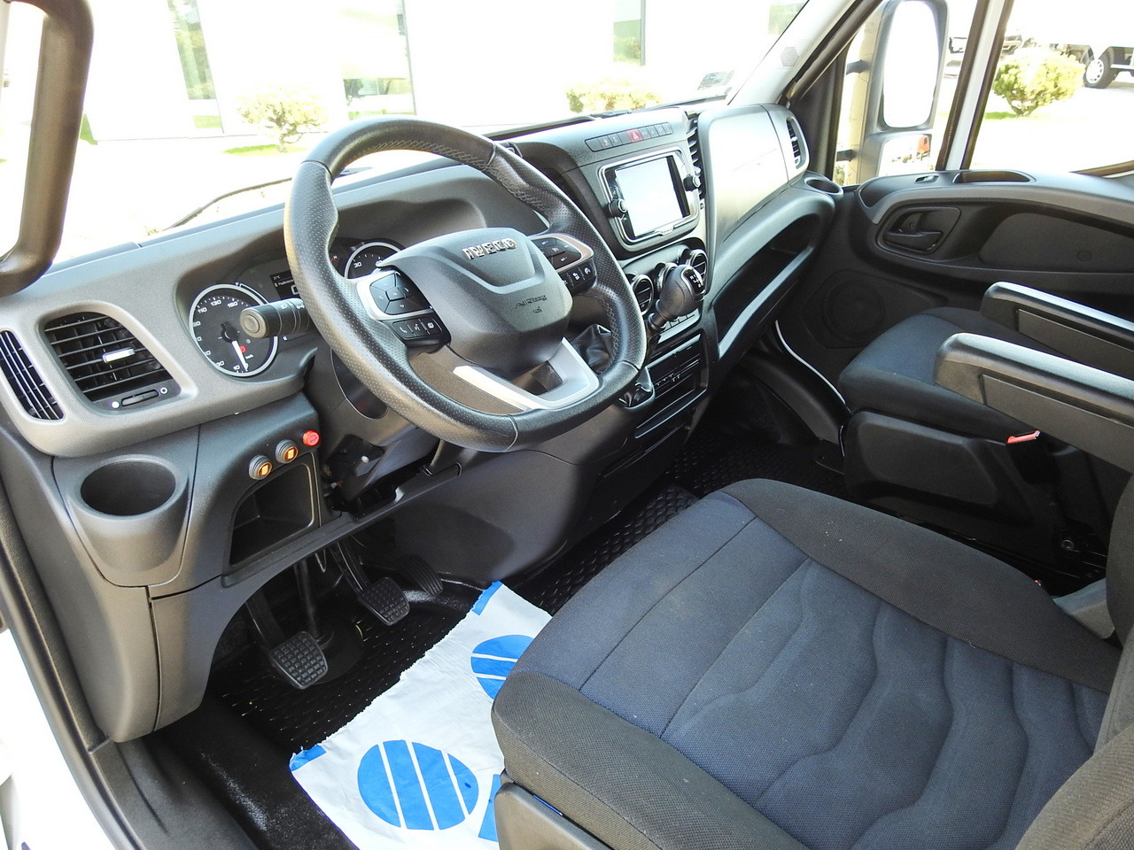 IVECO DAILY 70C18 BOX LIFT 14 PALLETS WEBASTO CRUISE CONTROL NAVIGATION LED LIGHTS TWIN WHEELS AIR CONDITIONING 180HP - 냉동 밴 : 사진 2 IVECO DAILY 70C18 BOX LIFT 14 PALLETS WEBASTO CRUISE CONTROL NAVIGATION LED LIGHTS TWIN WHEELS AIR CONDITIONING 180HP - 냉동 밴 : 사진 2