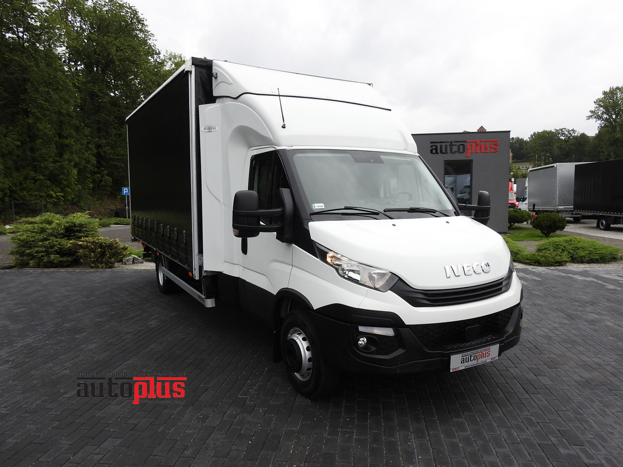 IVECO DAILY 70C18 TARPAULIN LIFT 12 PALLETS WEBASTO CRUISE CONTROL TWIN WHEELS AIR CONDITIONING 180HP - 커튼사이더 트럭 : 사진 1 IVECO DAILY 70C18 TARPAULIN LIFT 12 PALLETS WEBASTO CRUISE CONTROL TWIN WHEELS AIR CONDITIONING 180HP - 커튼사이더 트럭 : 사진 1