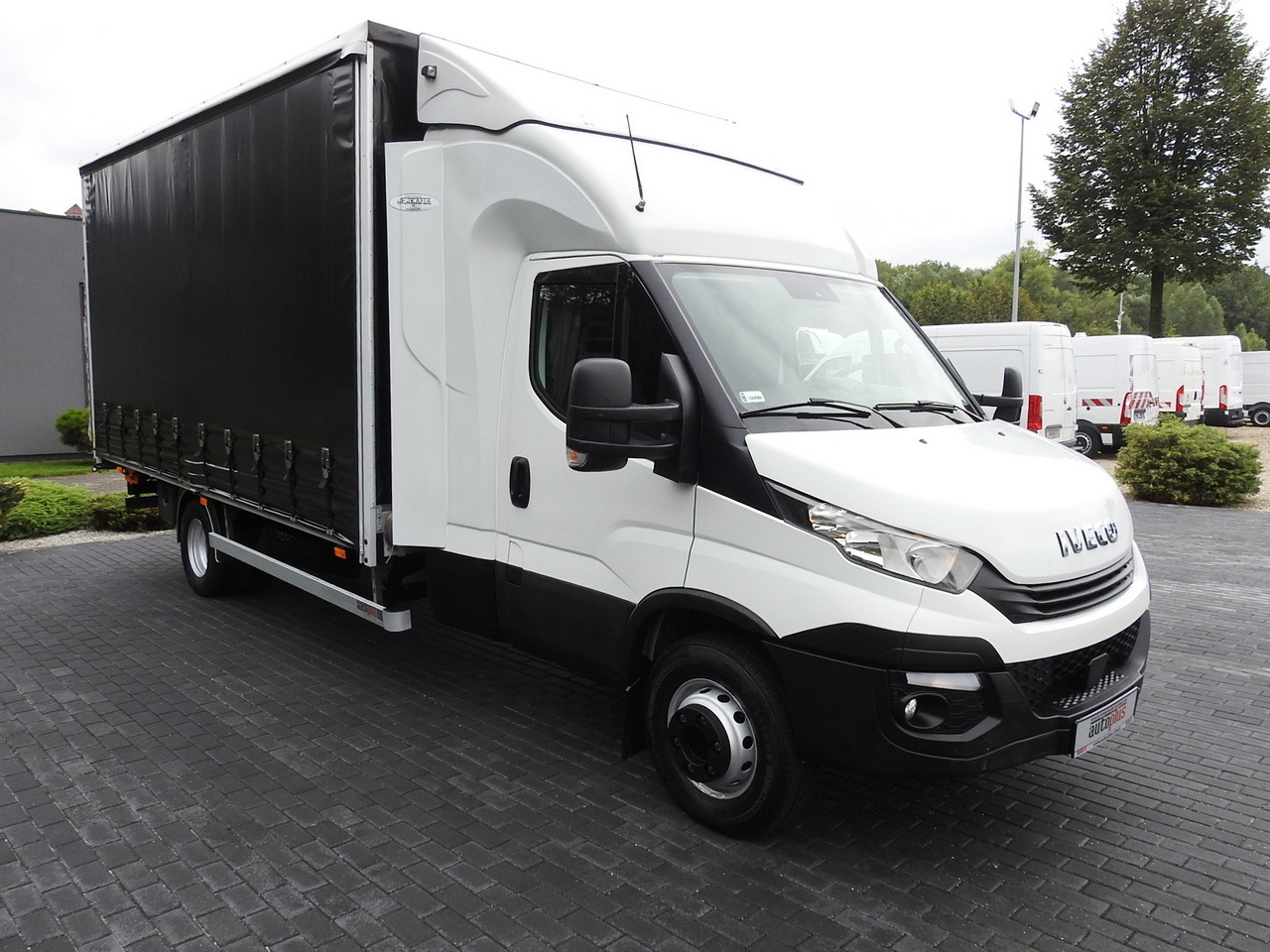 IVECO DAILY 70C18 TARPAULIN LIFT 12 PALLETS WEBASTO CRUISE CONTROL TWIN WHEELS AIR CONDITIONING 180HP - 커튼사이더 트럭 : 사진 4 IVECO DAILY 70C18 TARPAULIN LIFT 12 PALLETS WEBASTO CRUISE CONTROL TWIN WHEELS AIR CONDITIONING 180HP - 커튼사이더 트럭 : 사진 4